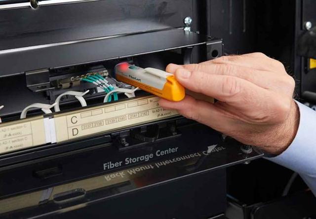Fluke Networks FiberLert Live Fiber Detector