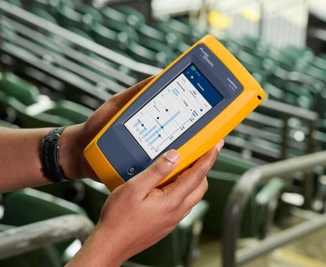 Fluke Networks LinkIQ Cable + WiFi + Network Tester